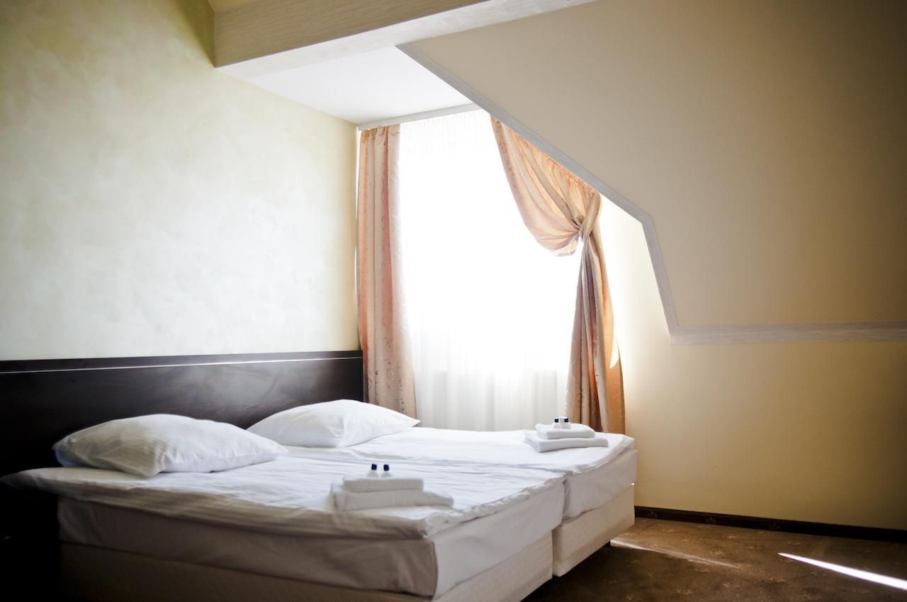 Hotel Olenka Szydlowiec Habitación foto