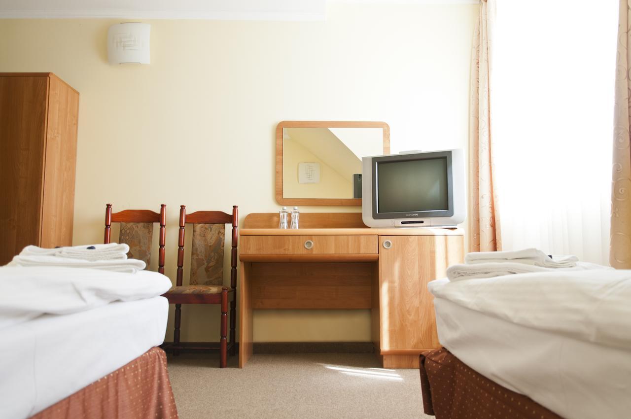 Hotel Olenka Szydlowiec Habitación foto